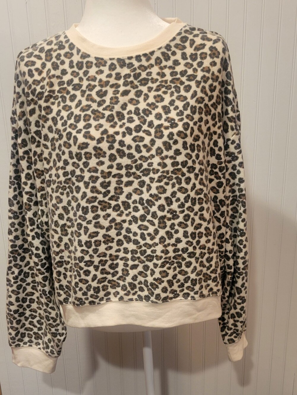 Xl NWOT White Crow Cropped  Leopard-Print Crewneck in Cream, Brown and Black